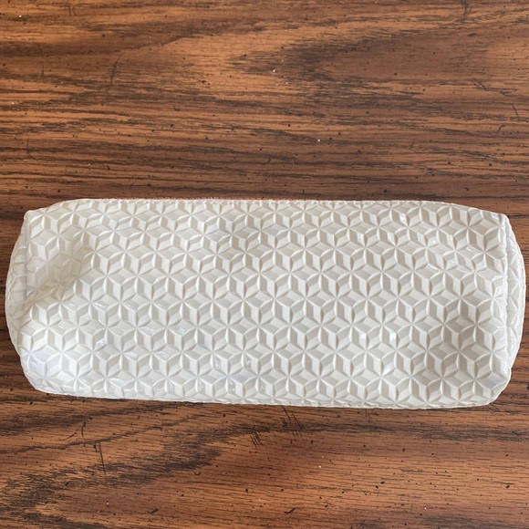 Anastasia Beverly Hills Handbags - 11:01  Anastasia Beverly Hills cosmetic bag